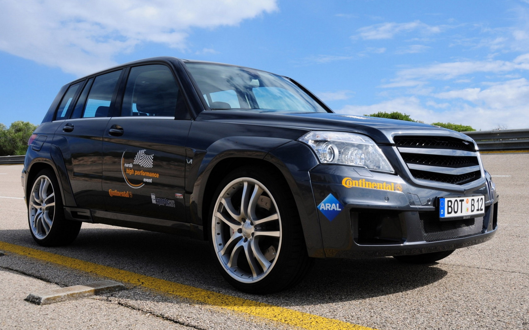 Brabus Mercedes-Benz GLK V12