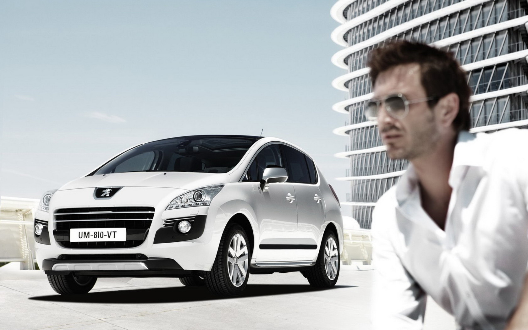 Peugeot-3008 HYbrid 2012