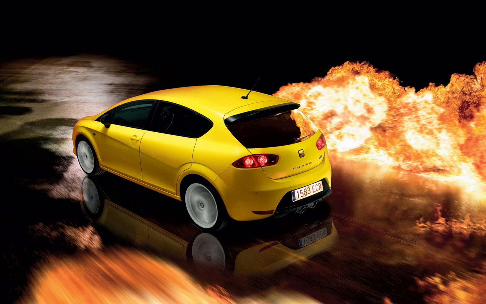 Сиат Леон Купра в желтом кузове