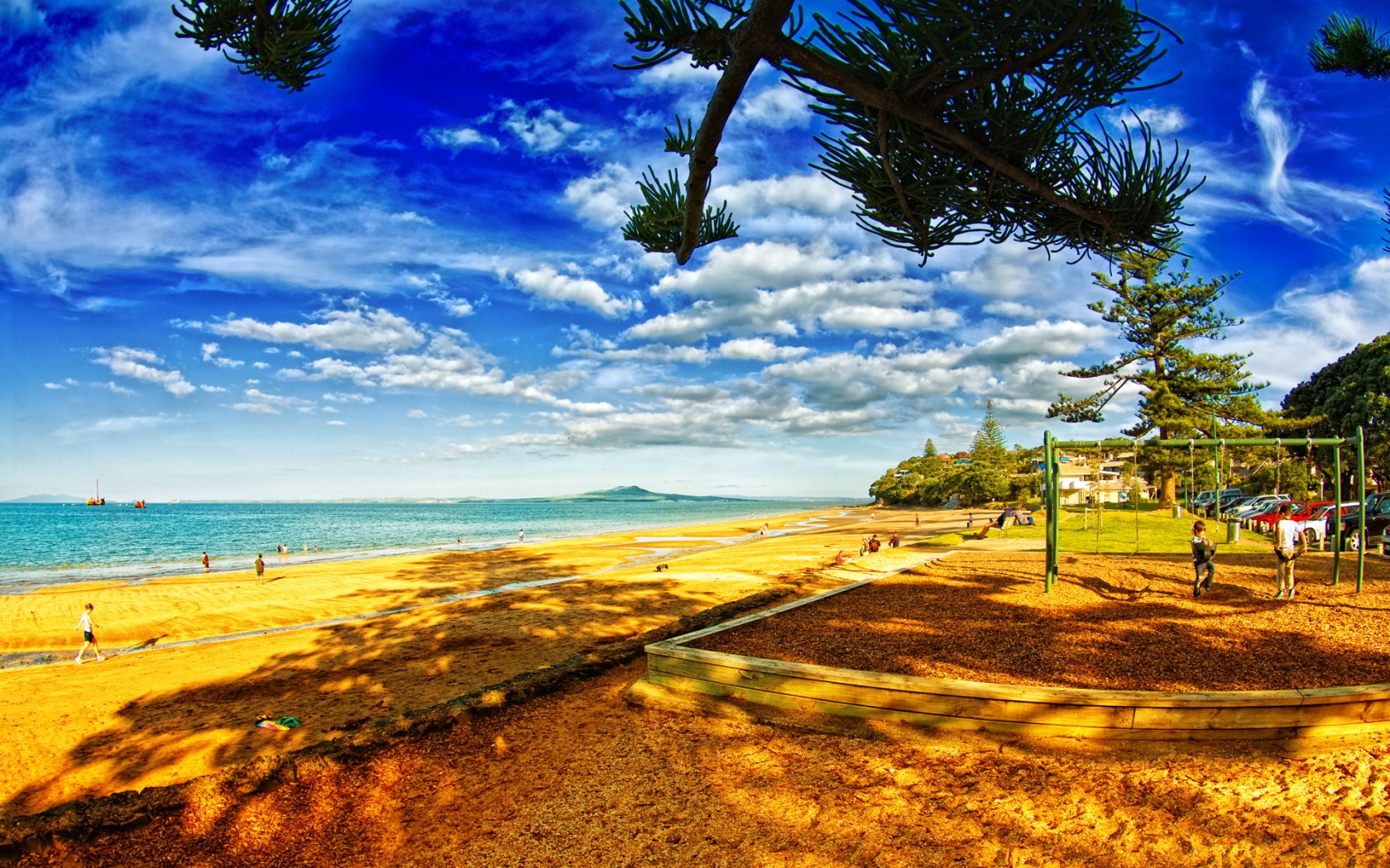 В тени деревьев