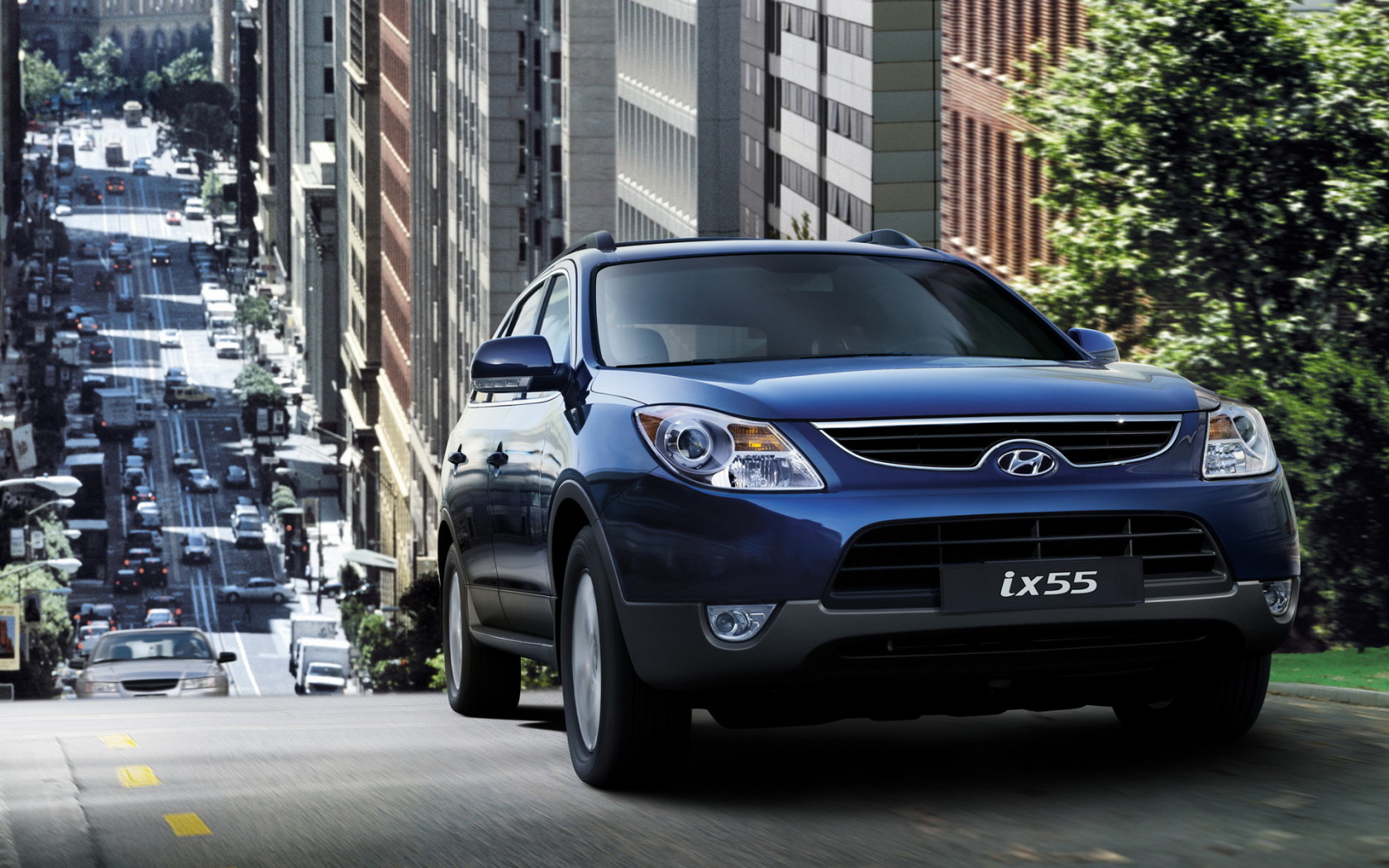 Hyundai IX55 in city