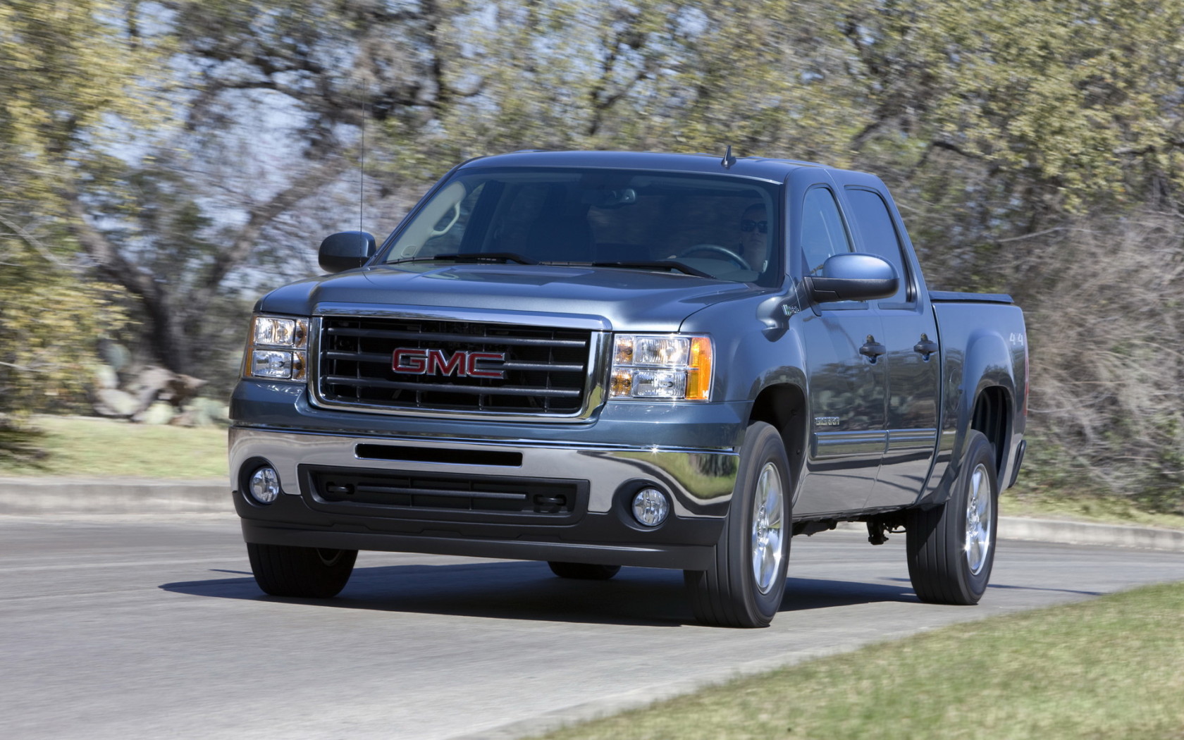 2011-GMC-Sierra-Hybrid