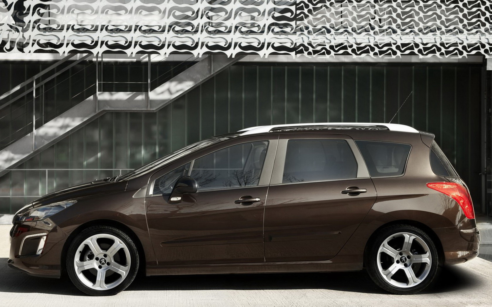 Peugeot-308 SW 2012