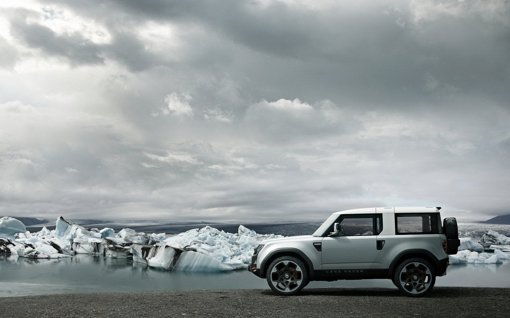 Land Rover-DC100 Concept