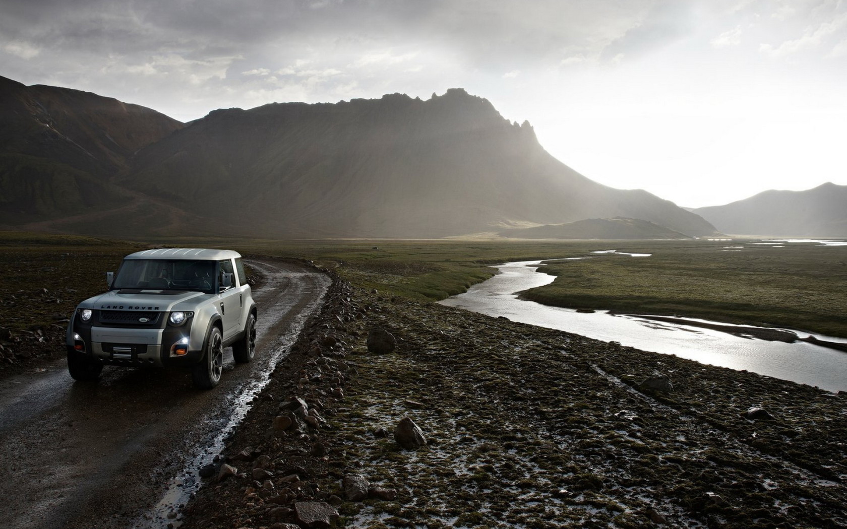 Land Rover-DC100 Concept