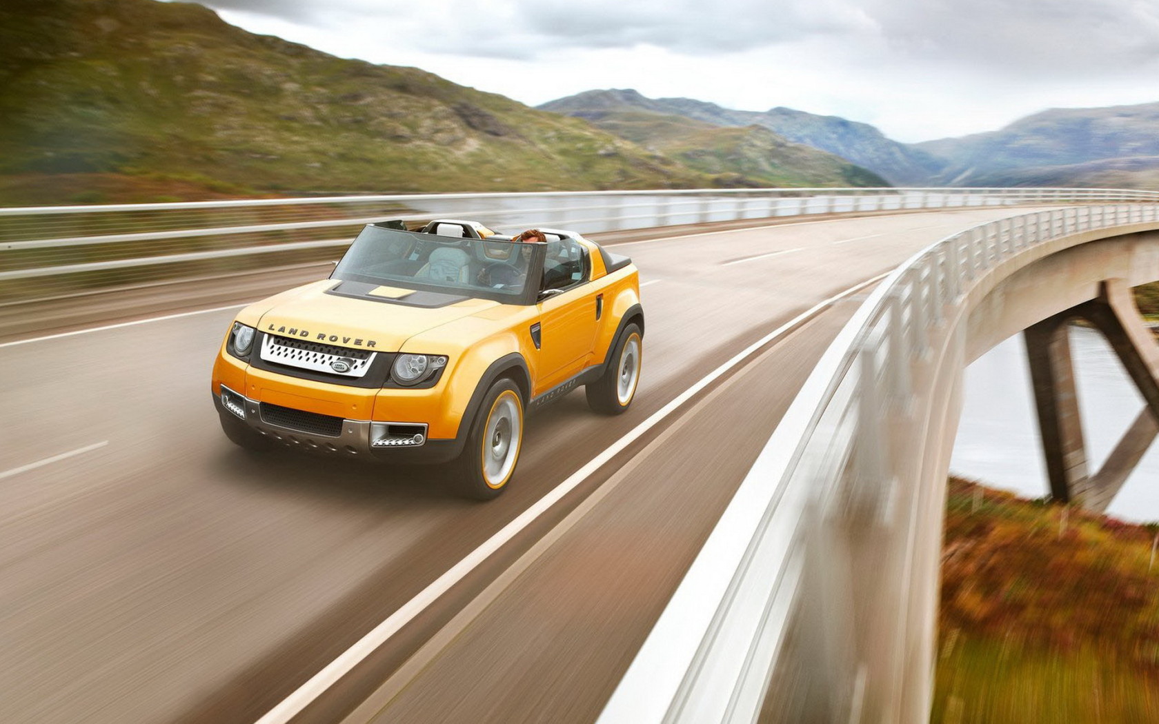 Land Rover-DC100 Sport Concept