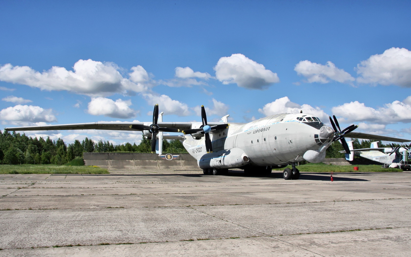 самолет АН-22