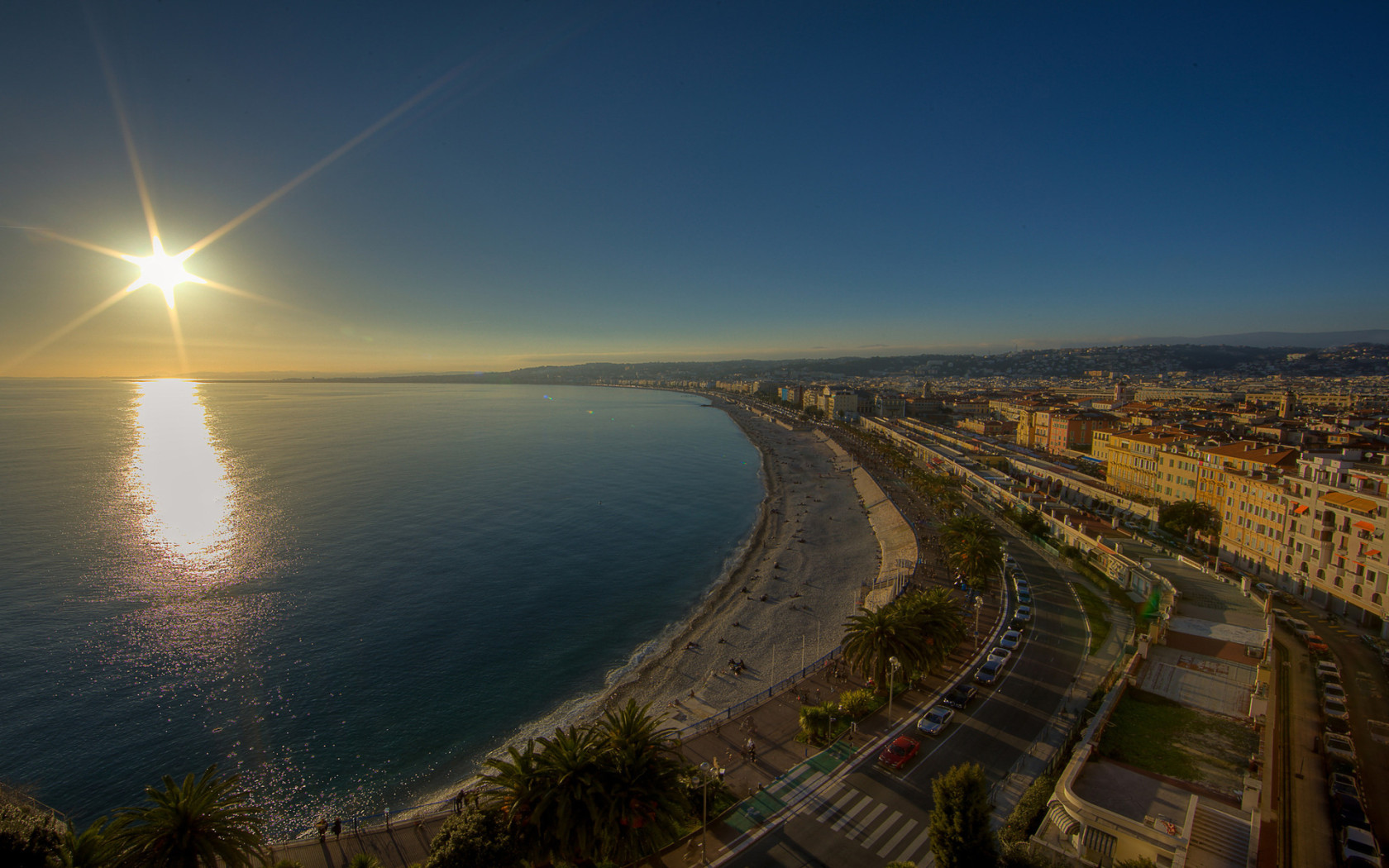 Побережье города