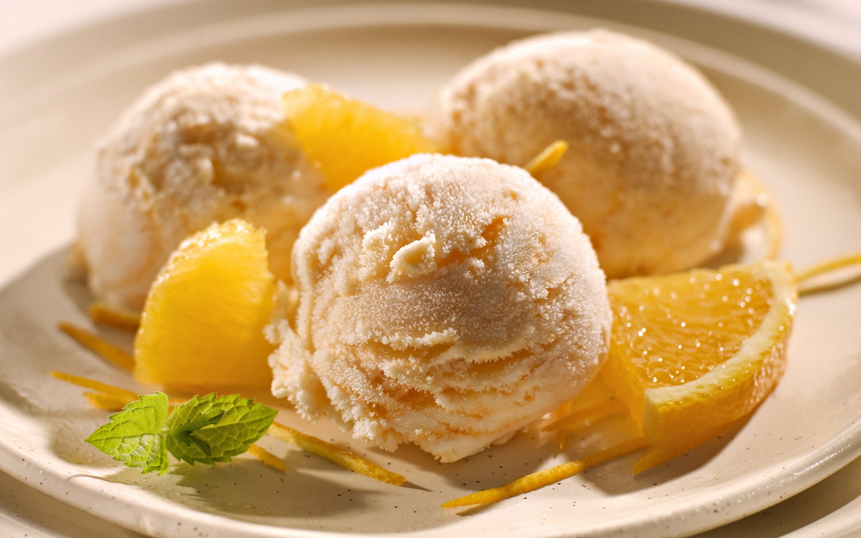 Мороженое с фруктами