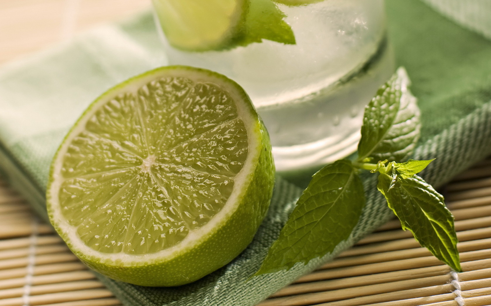 Лайм с мятой