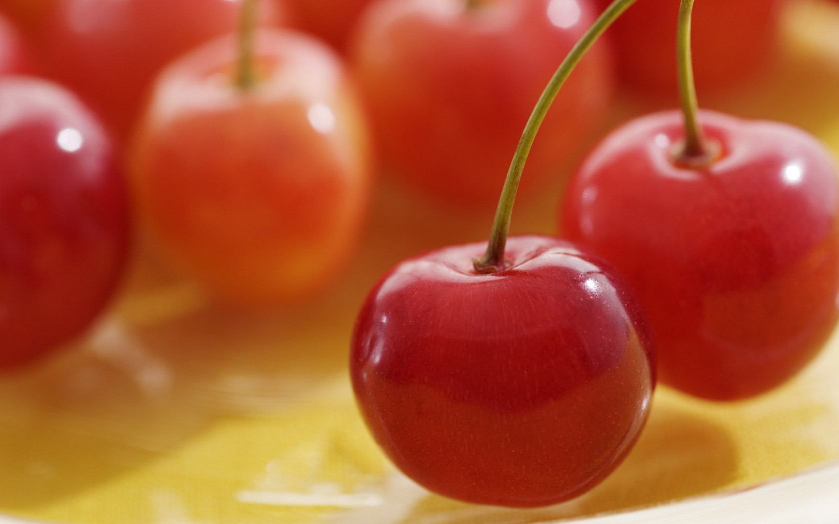 Спелая вишня