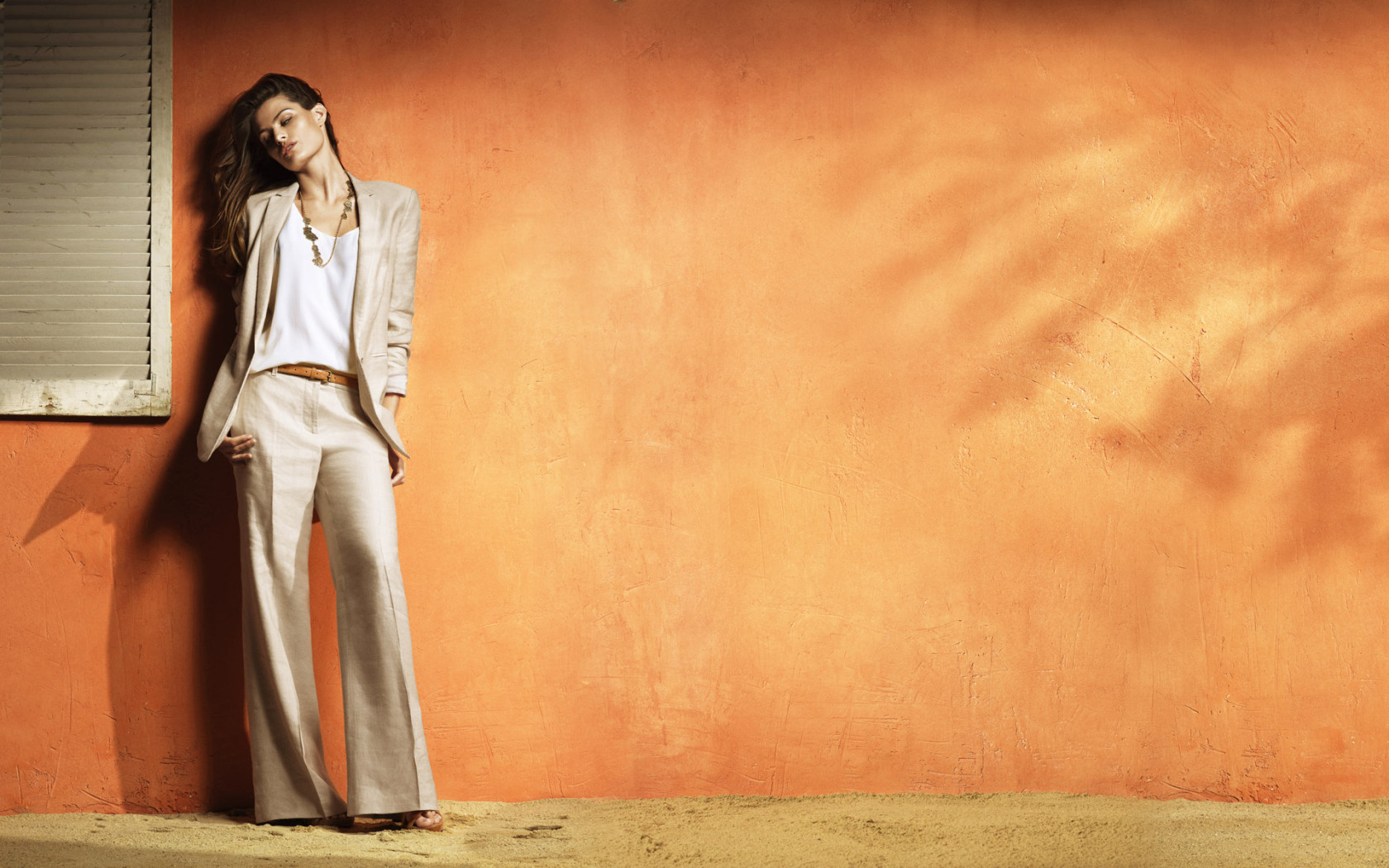 Длинноногая модель