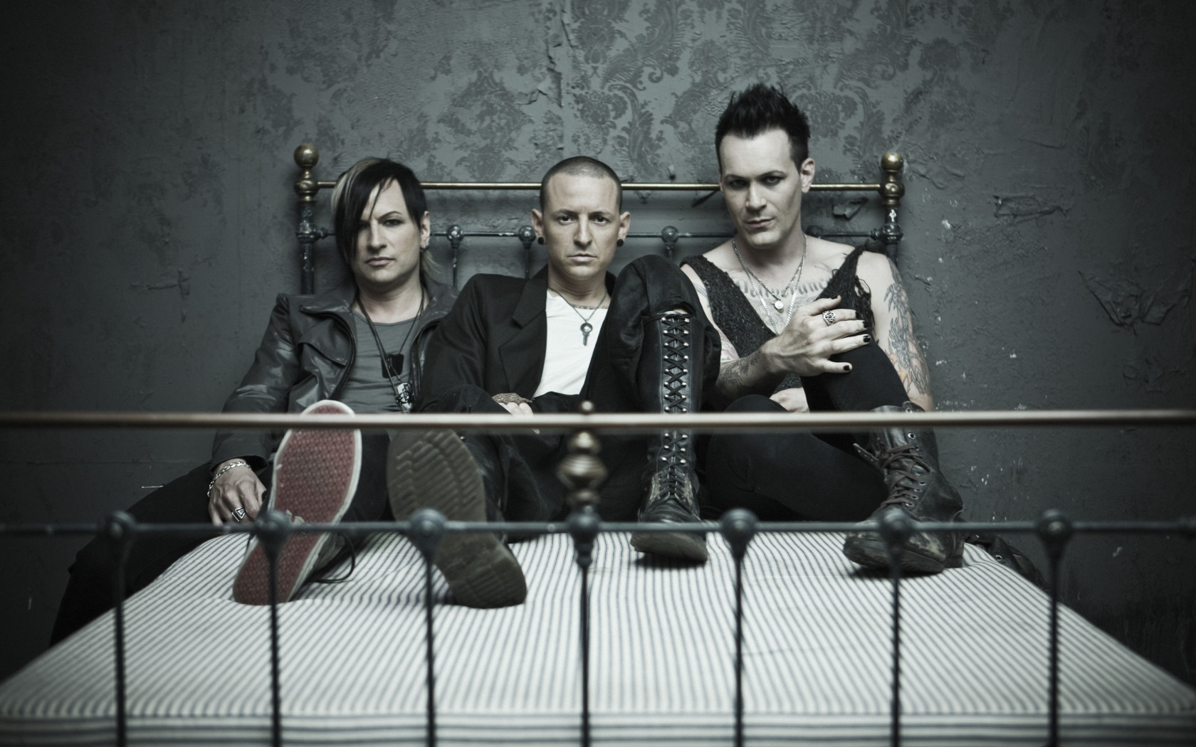  Dead by sunrise
