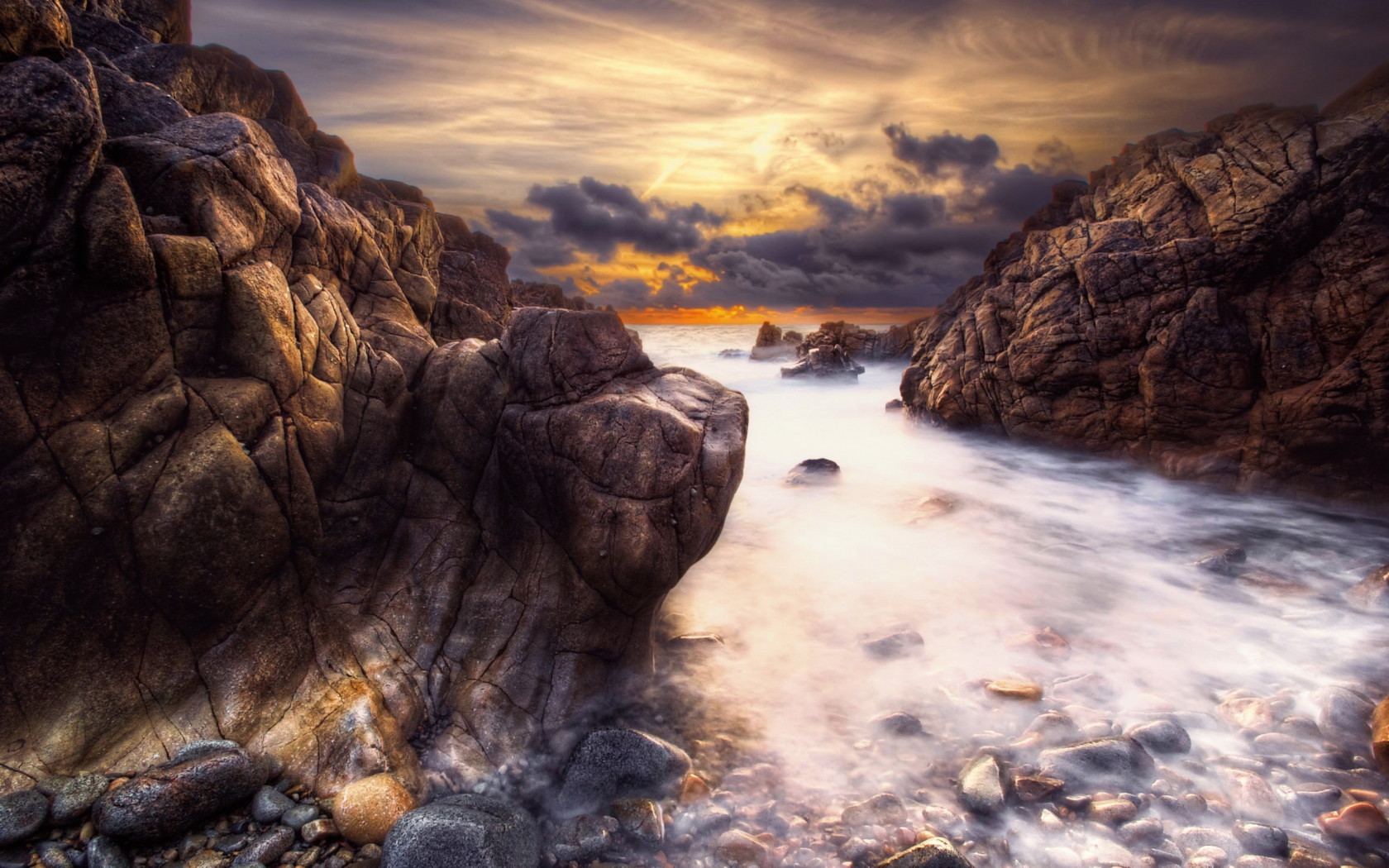 Каменный берег