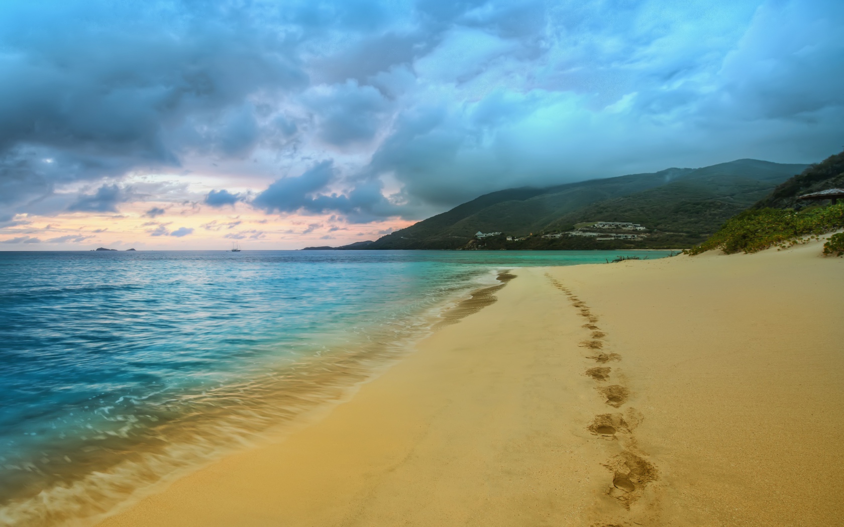 Удивительный пляж