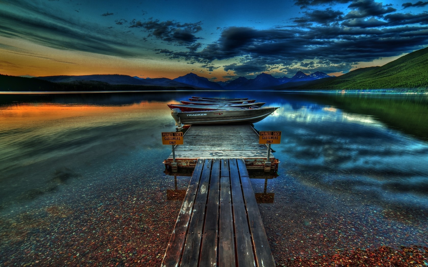 Причал на озере