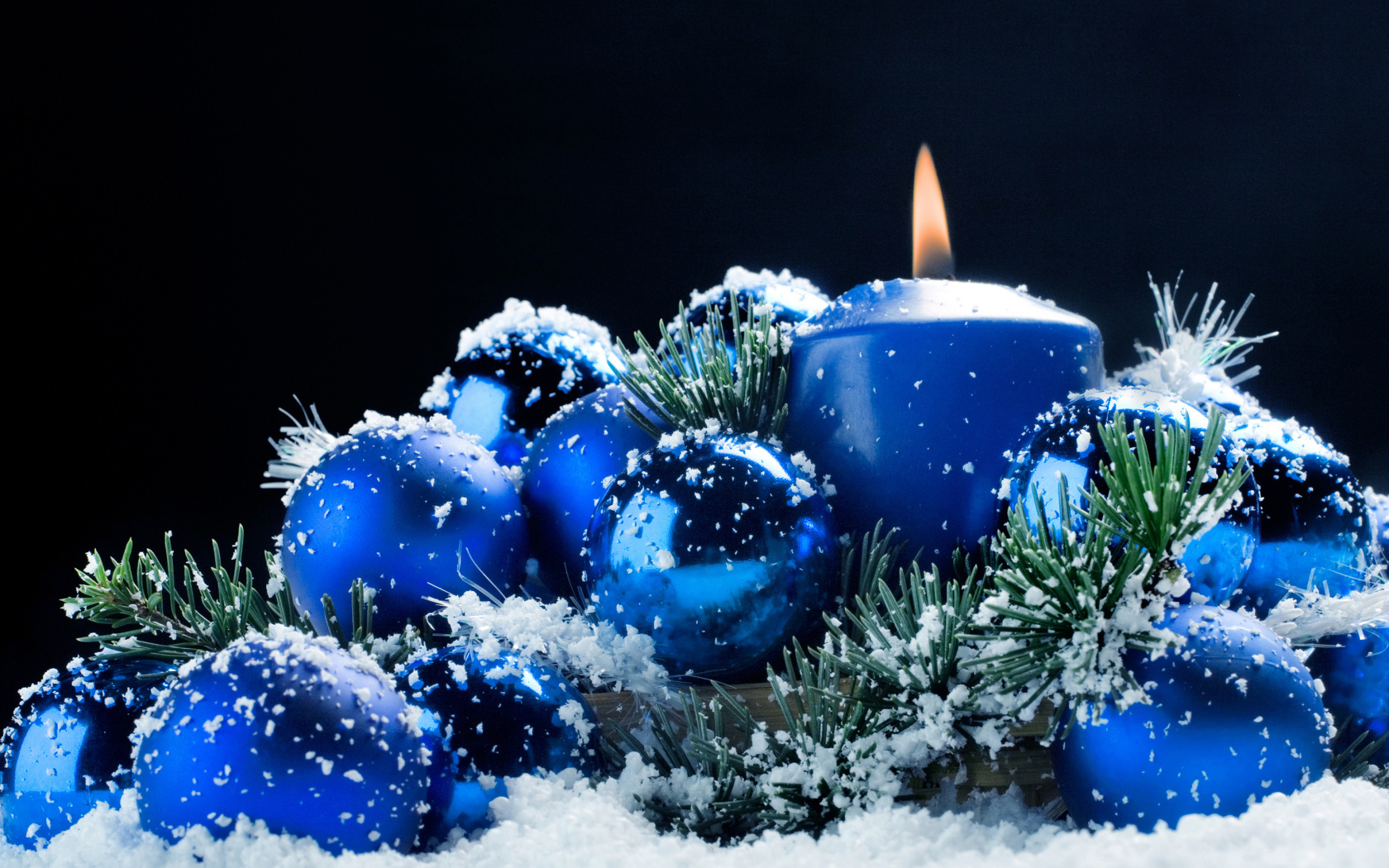 Новогодняя свеча