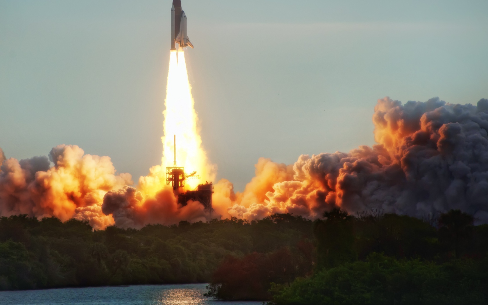 Взлет космического корабля