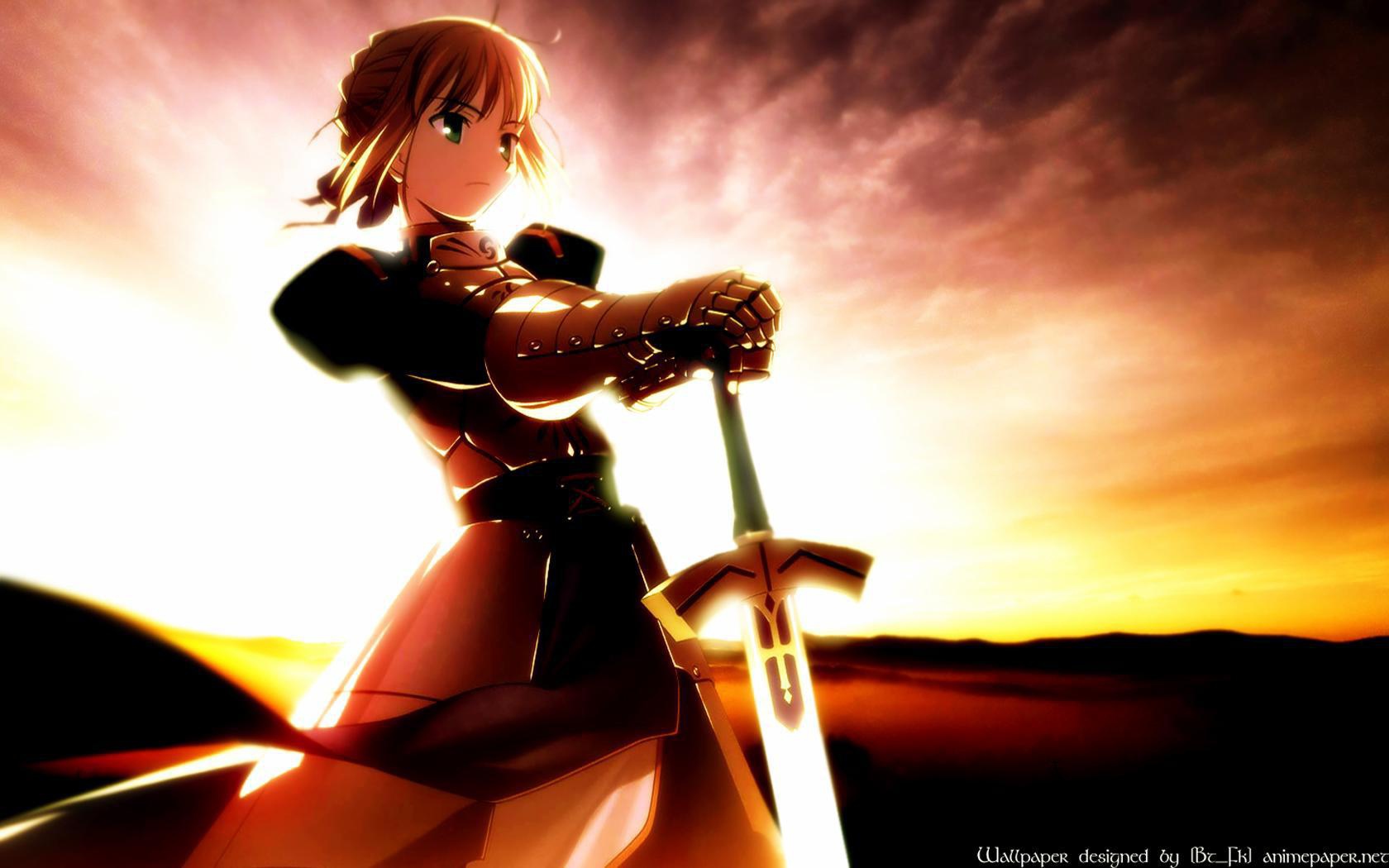 Девушка в доспехах и с мечом