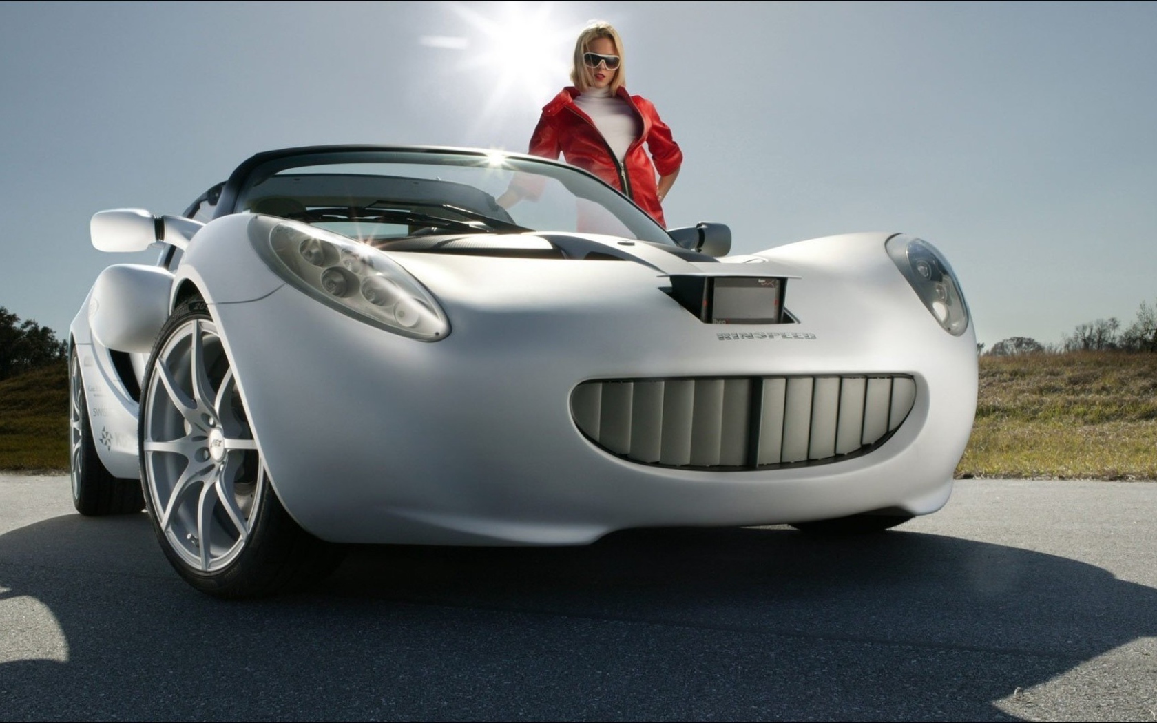 Автомобиль улыбается