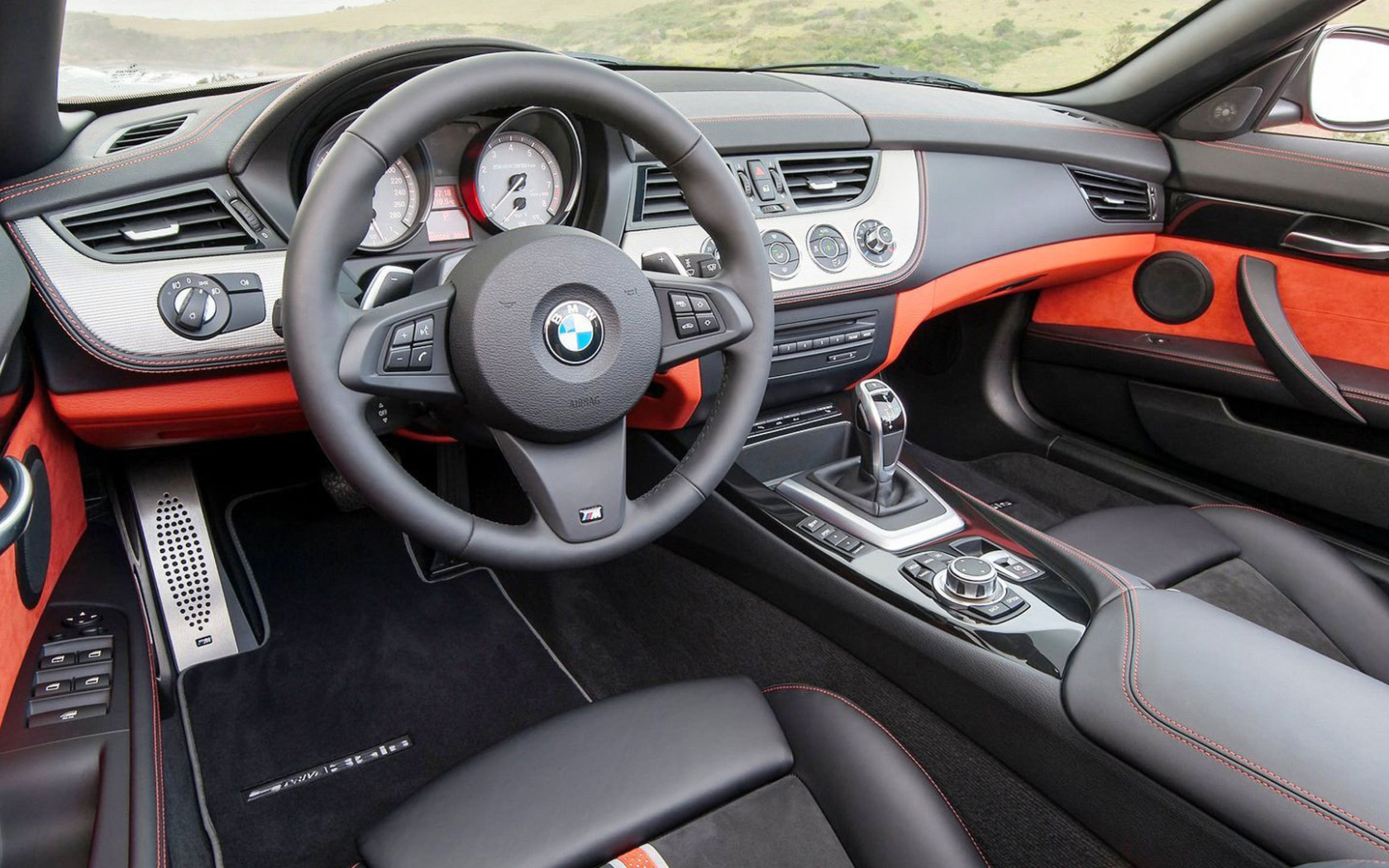 Салон кроссовера BMW X4