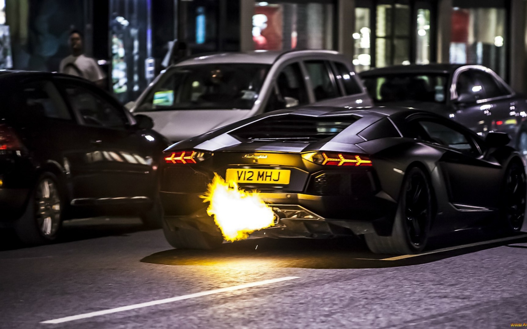 Lamborghini Aventador LP700 огненный выхлоп