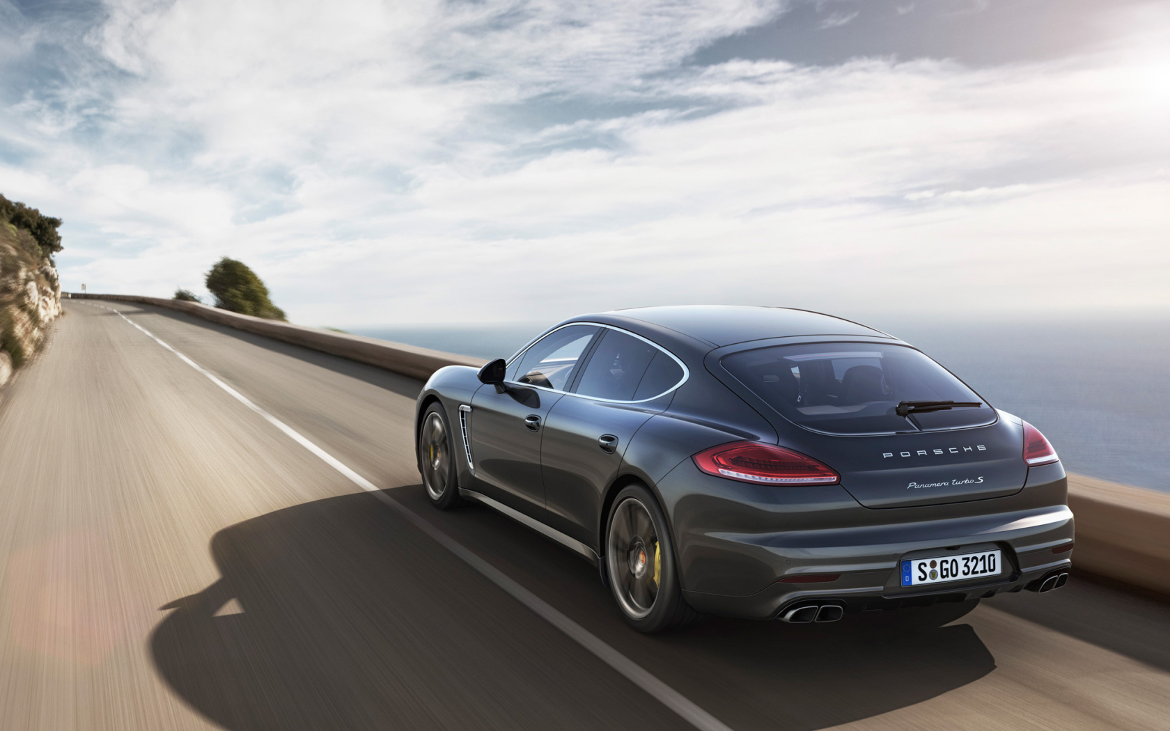  Porsche Panamera Turbo S 2014 с зади