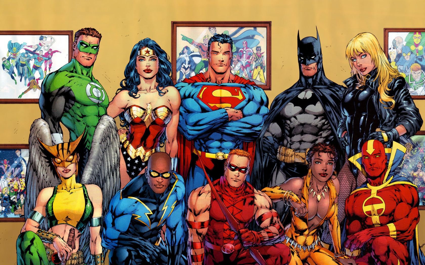 Лига Справедливости позирует для снимка