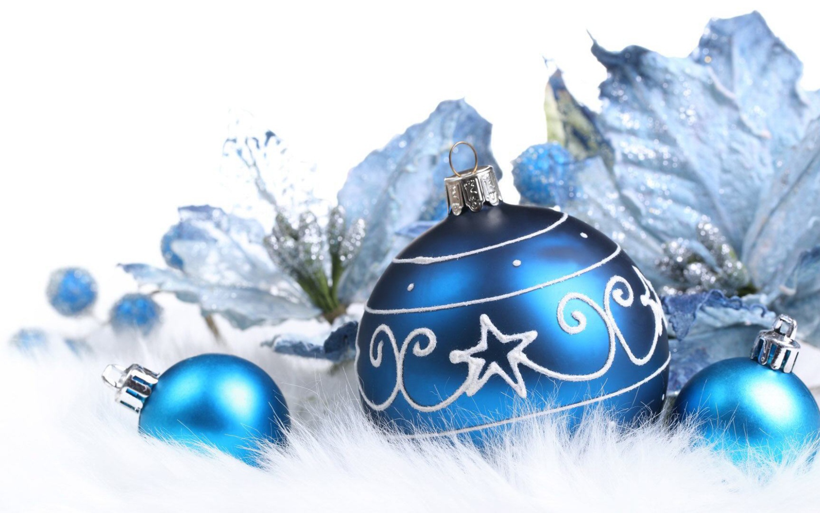 Голубые украшения на рождество