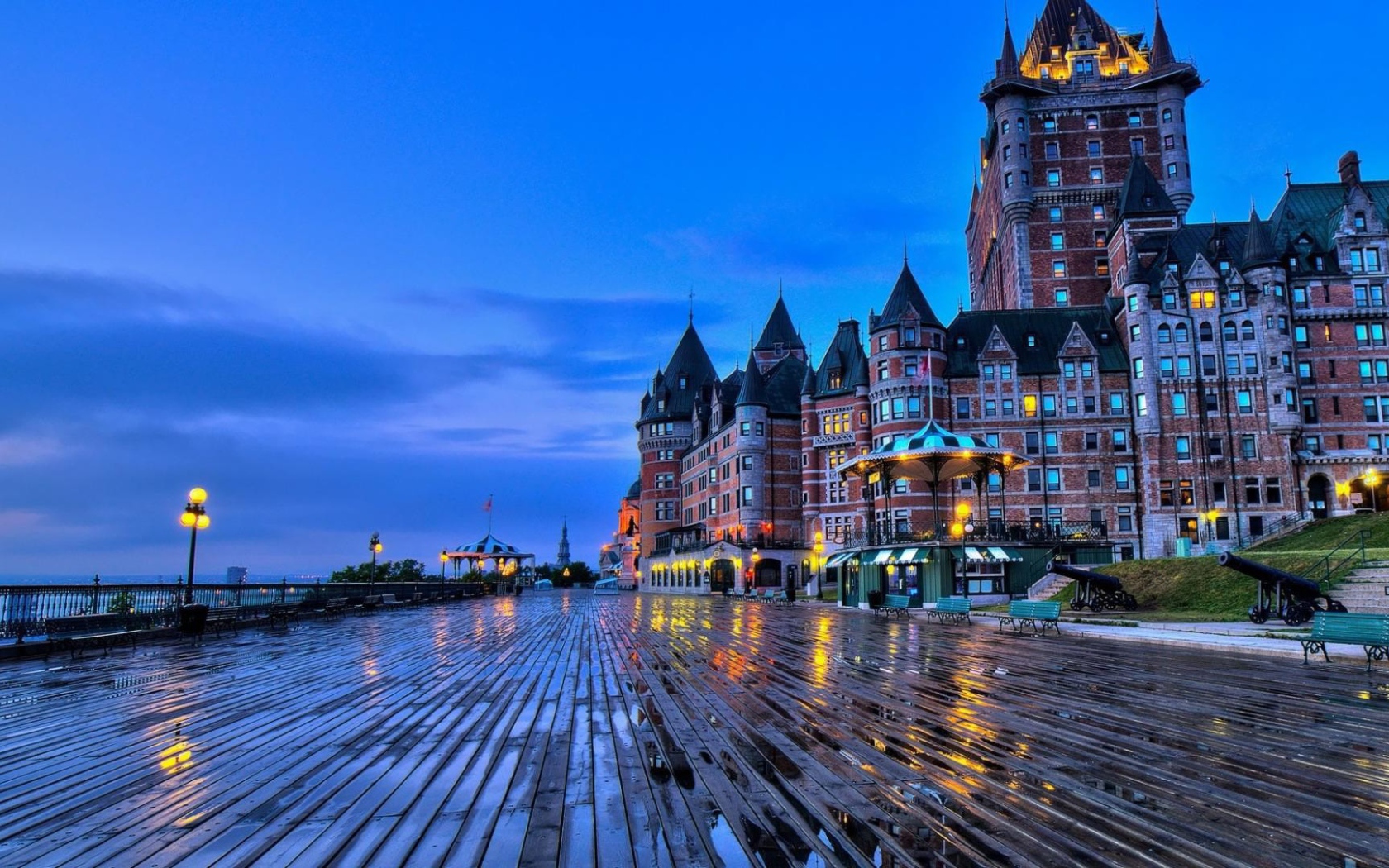 Набережная после дождя