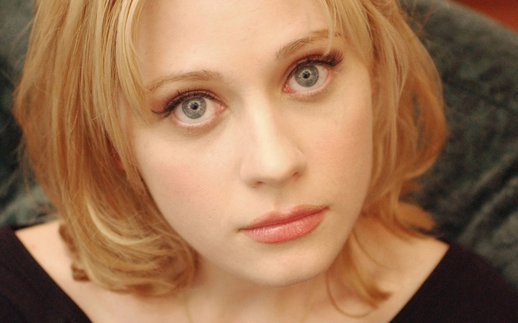 Зоя с серыми глазами