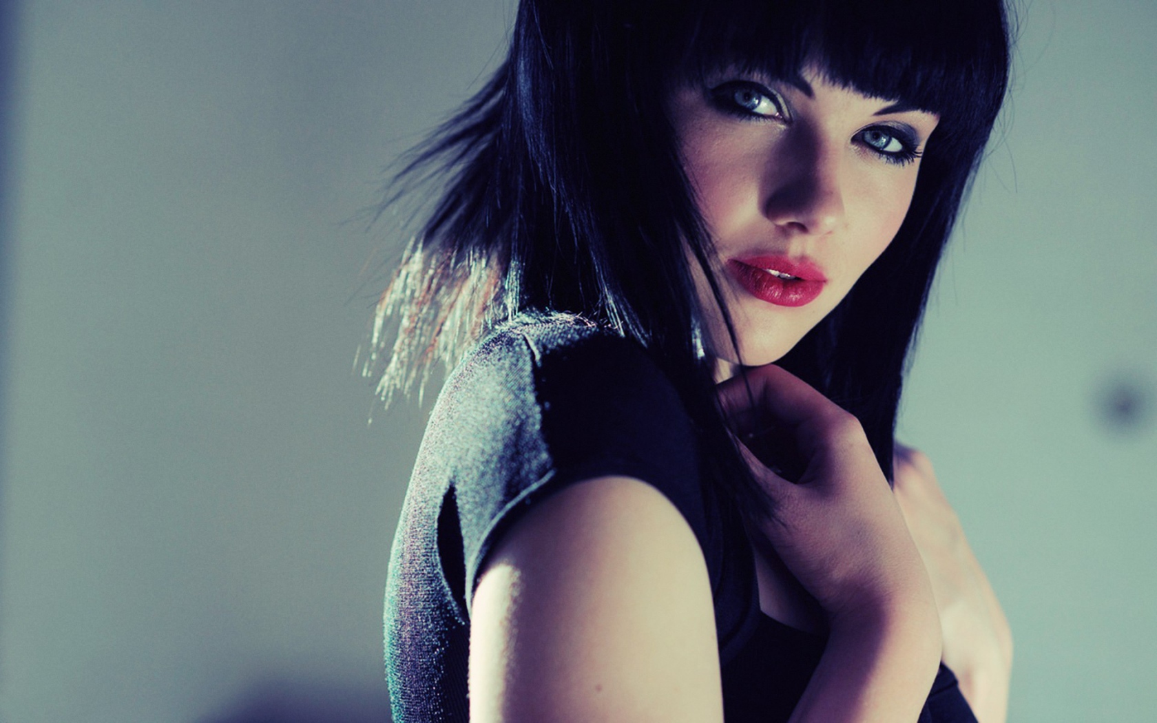 Мелиса Кларк брюнетка