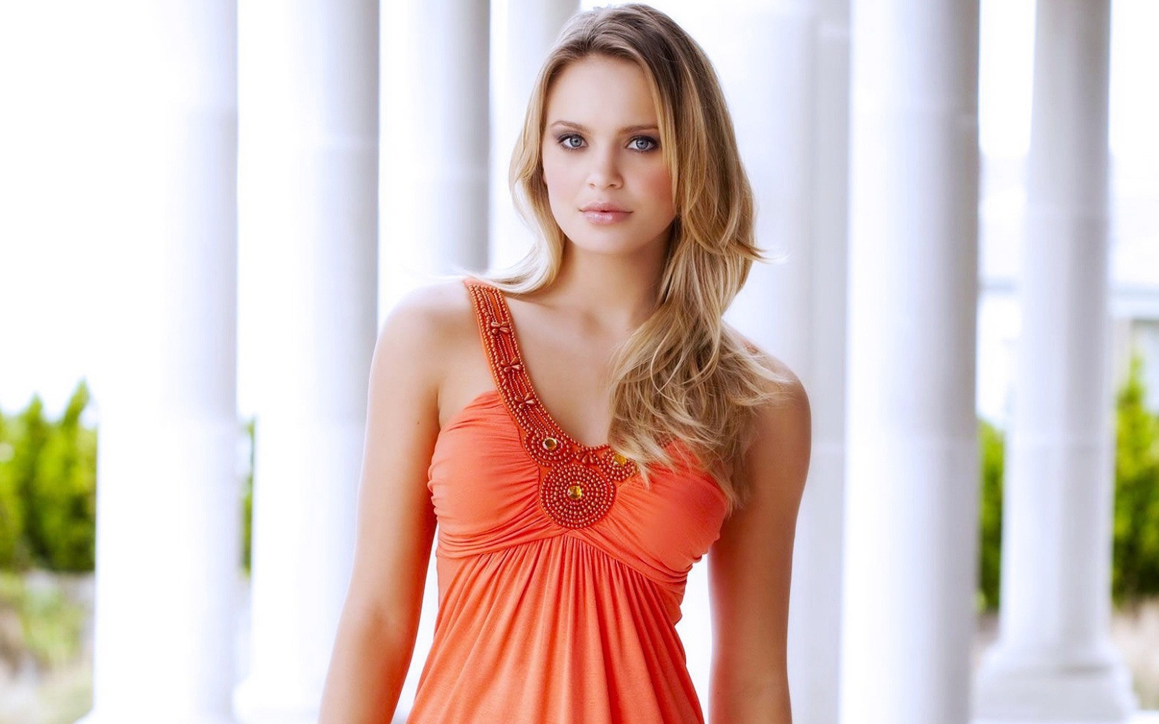 Модель Елисандра Томашески