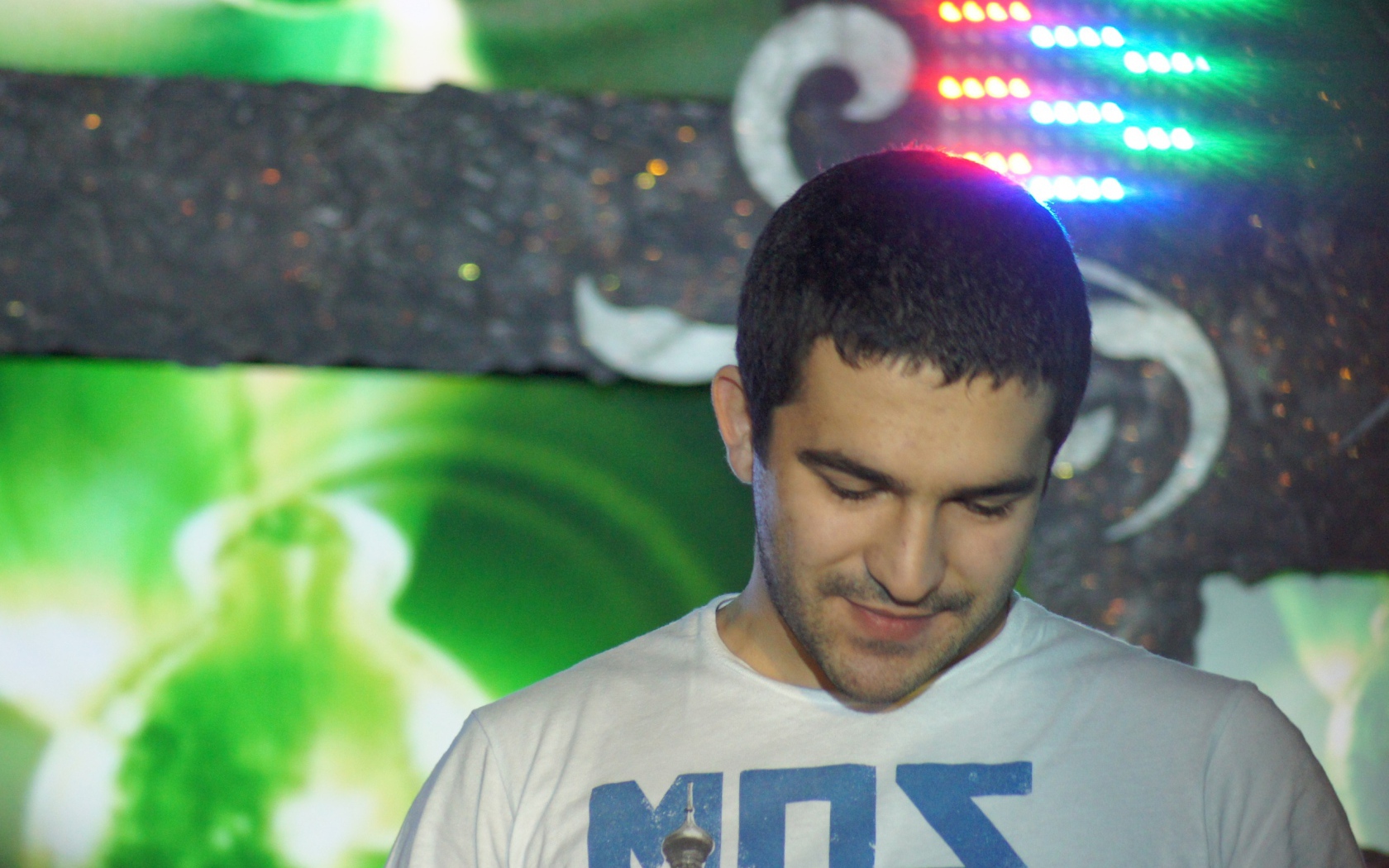 Bahh Tee исполняют песню Крылья