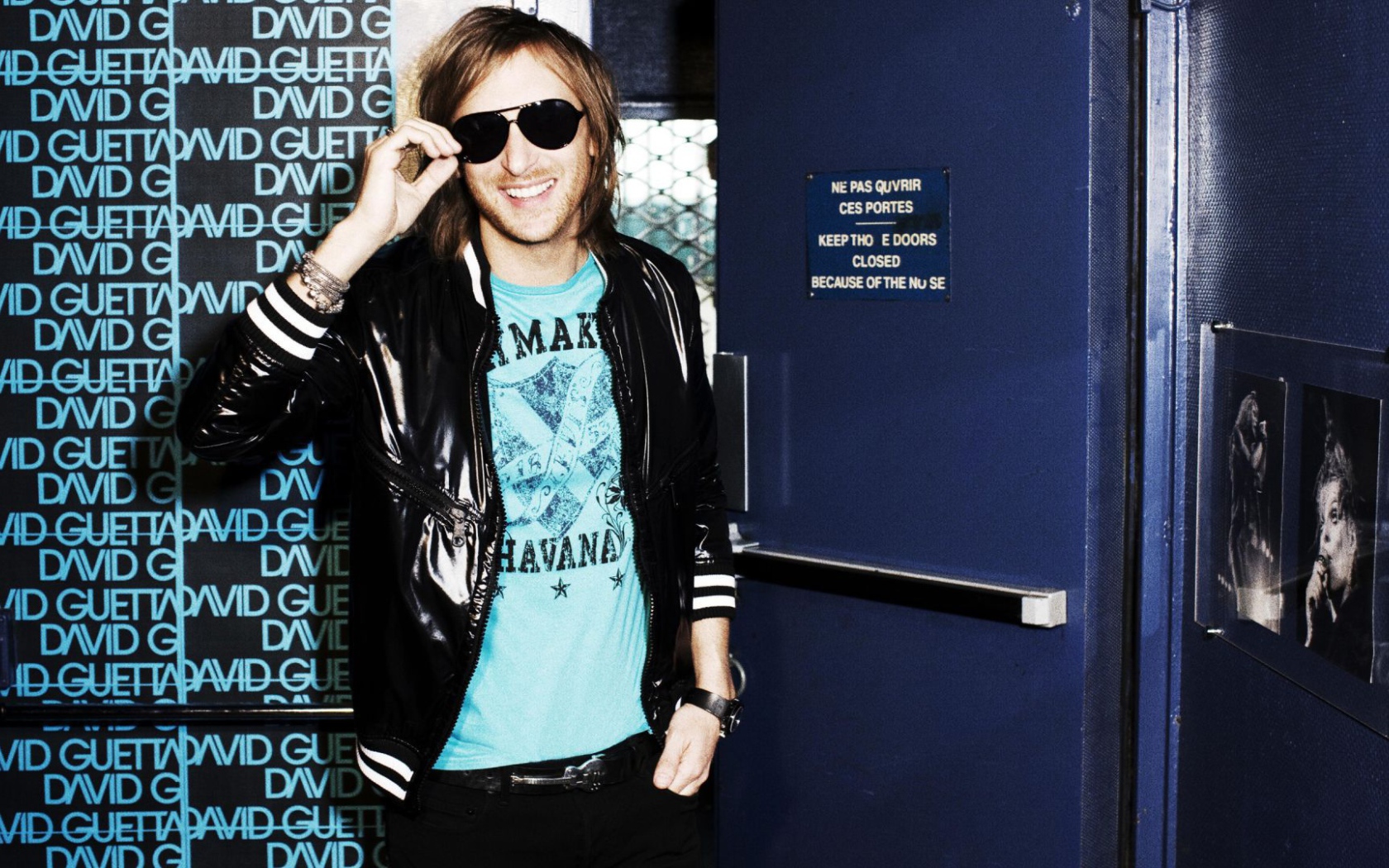 David Guetta в очках