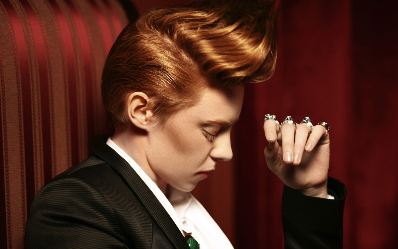 La Roux в театре