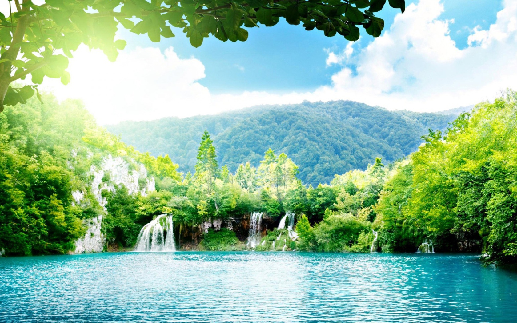 Пейзаж с водопадами