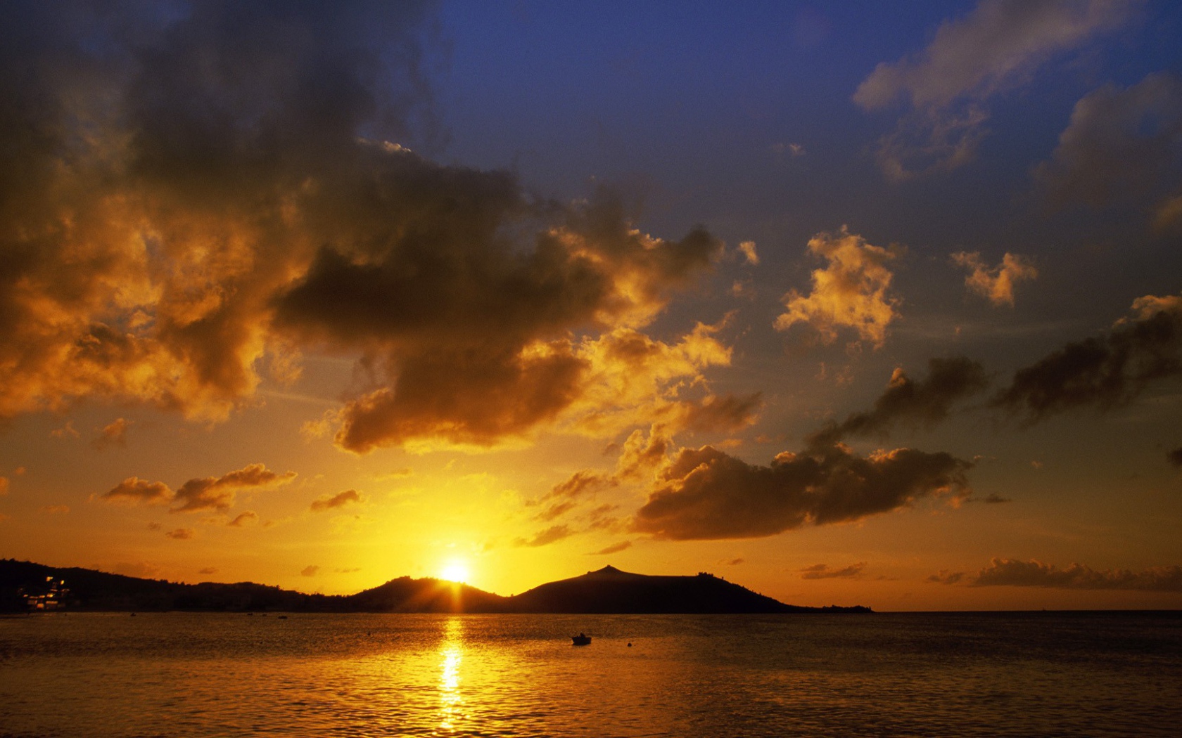 Закат над заливом