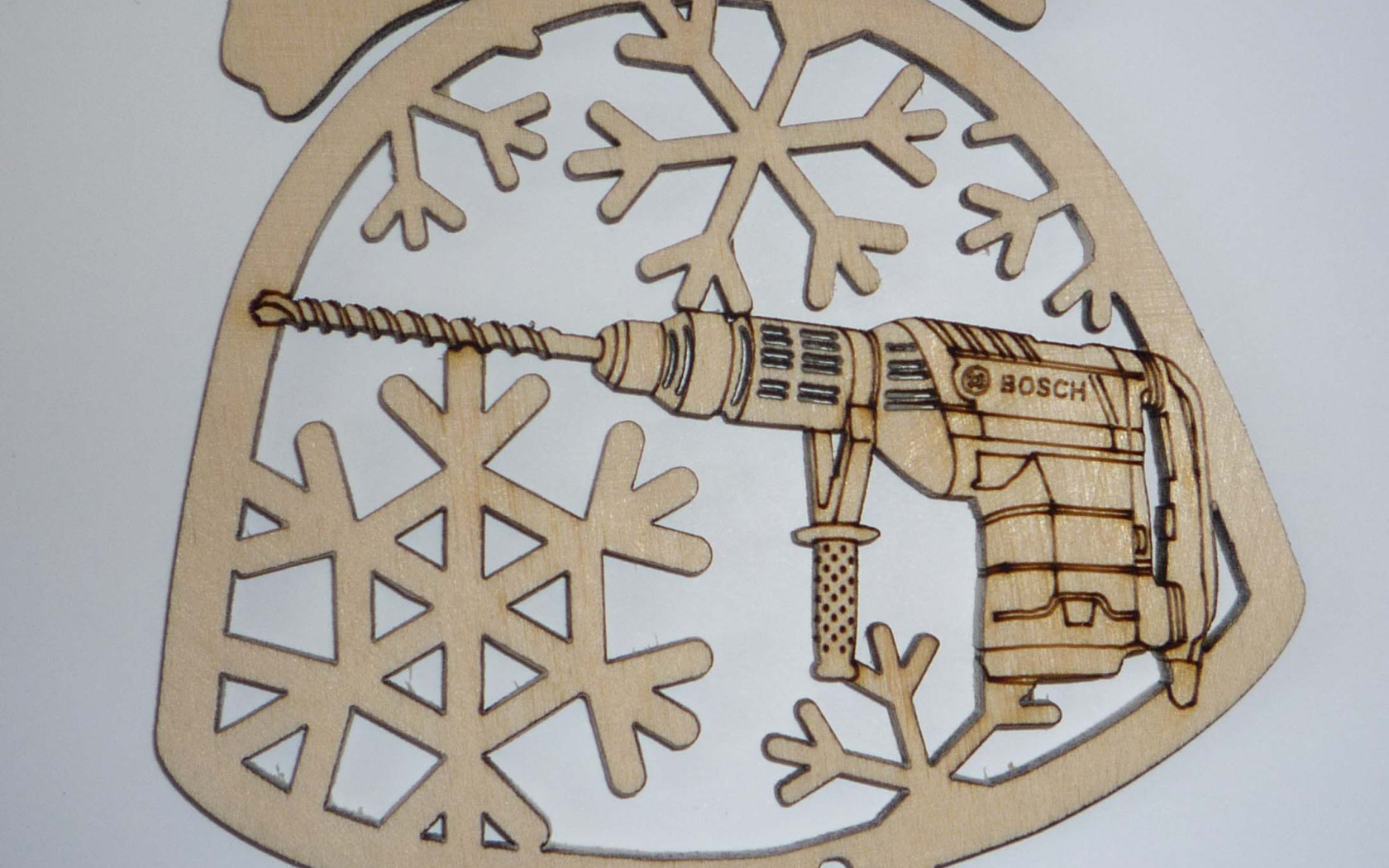 Елочные игрушки из дерева