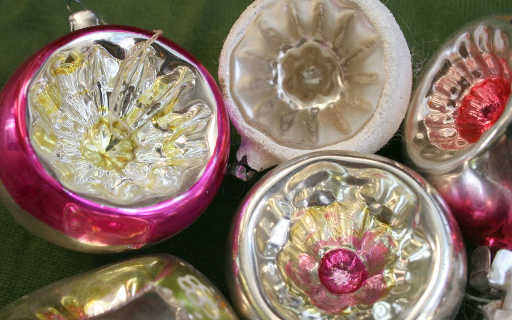 Hовогодние елочные игрушки