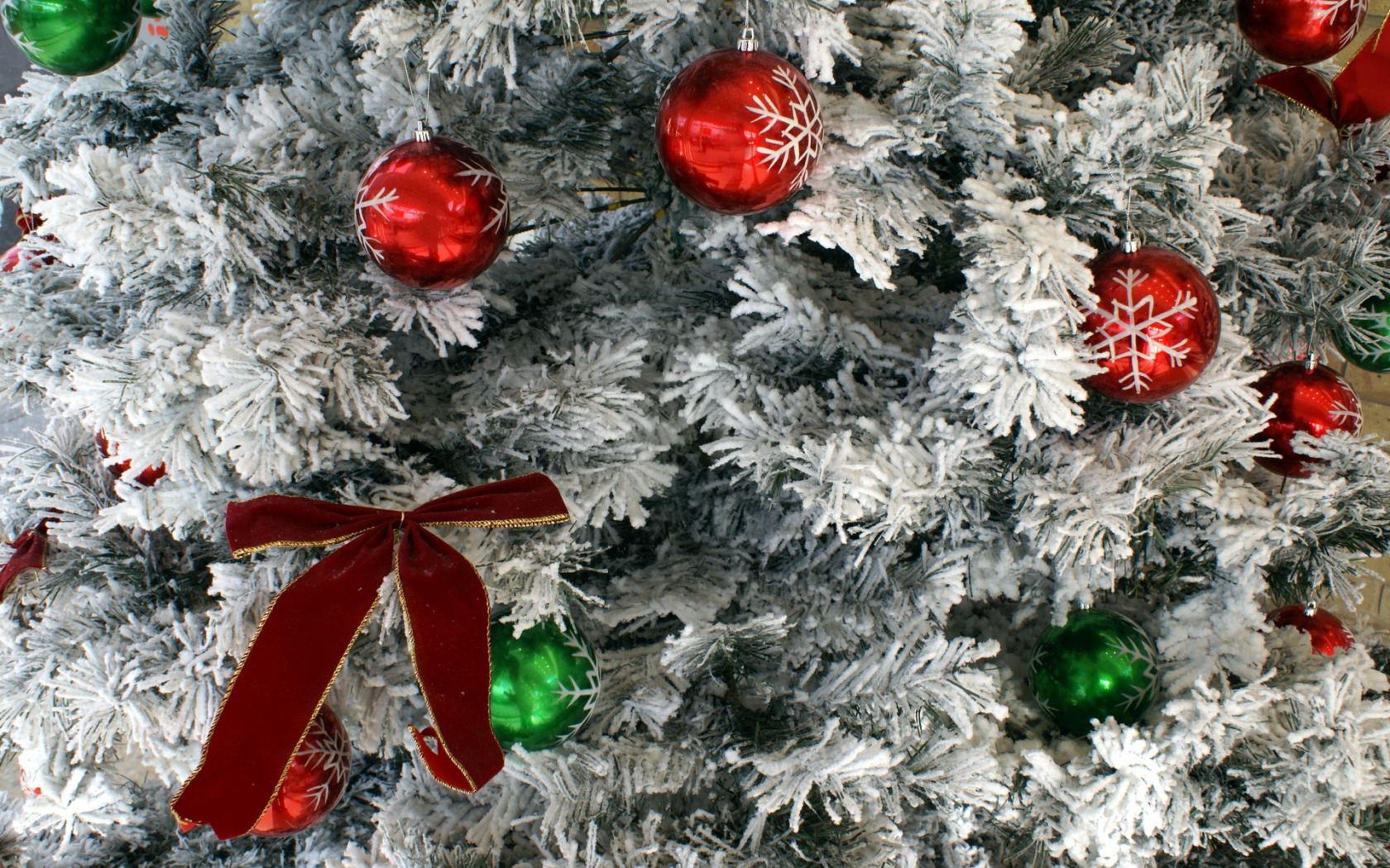 Серебряный дождь на новогодней елке 2014