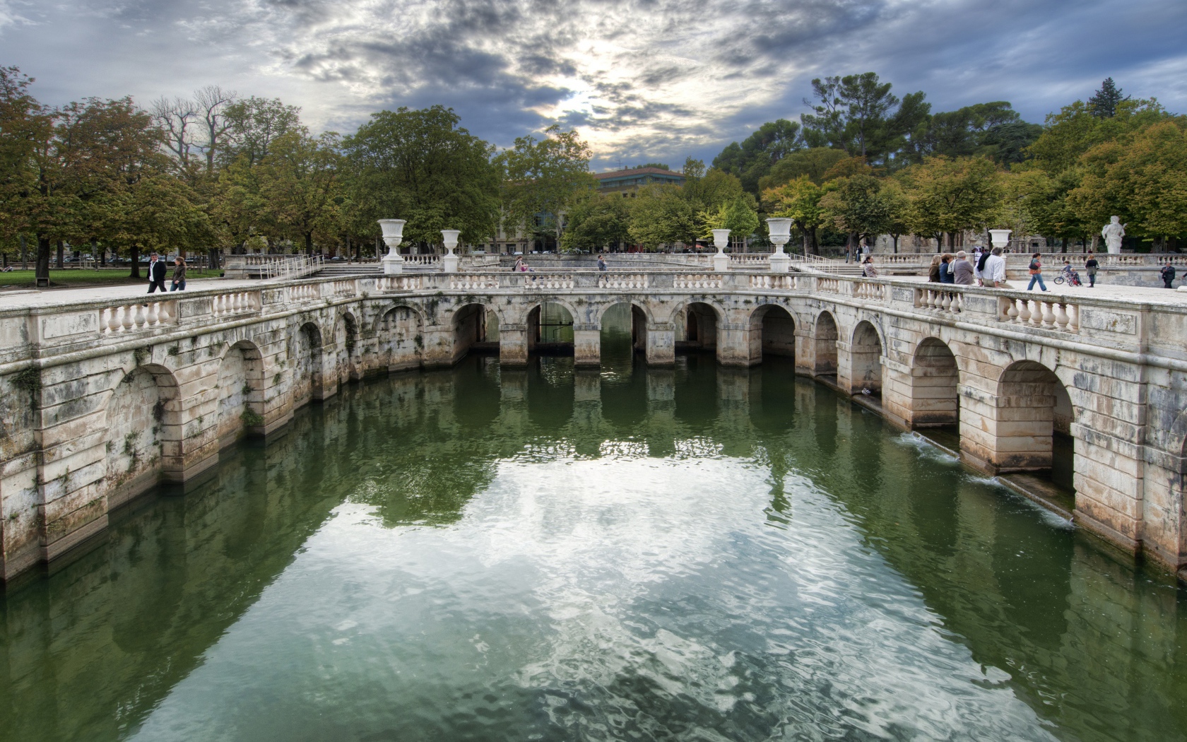 Римские термы в Ниме