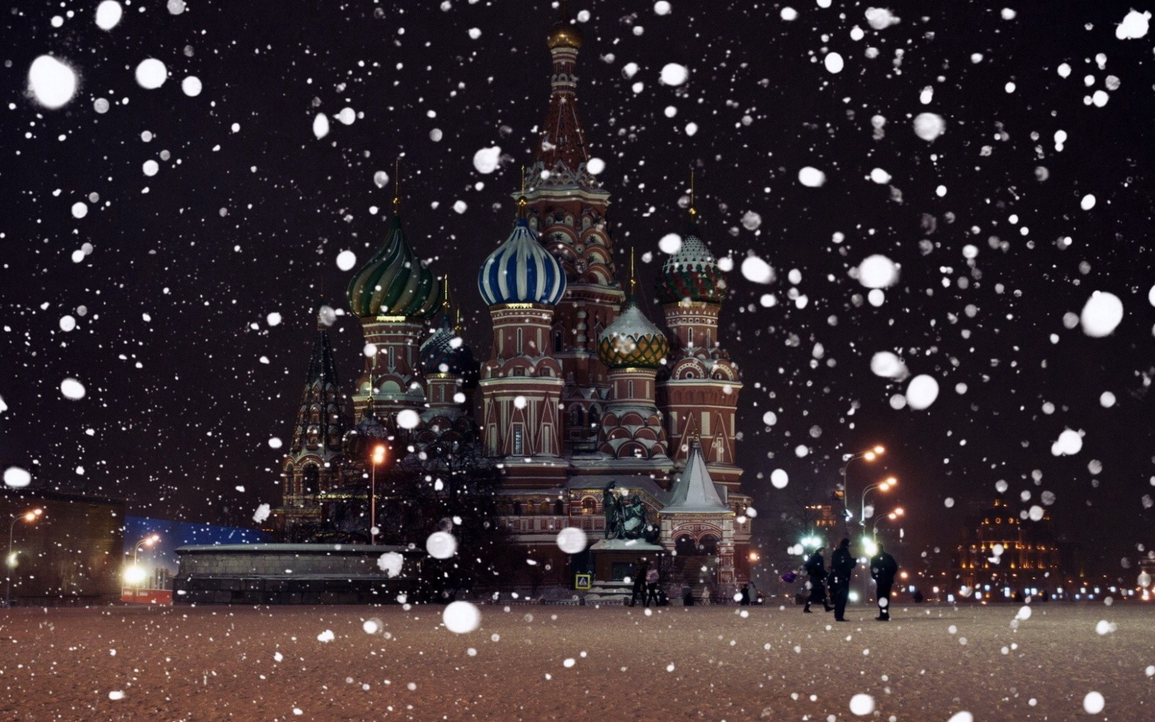 Красная площадь во время снега