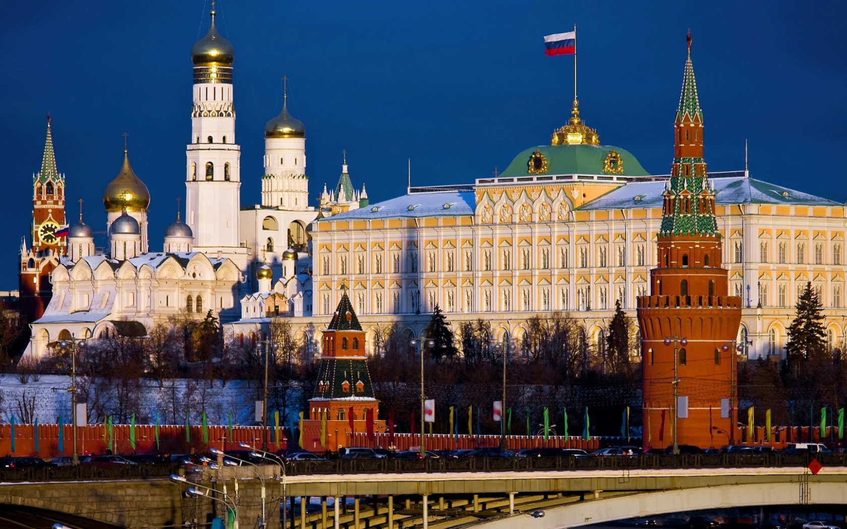 Главные здания в Москве