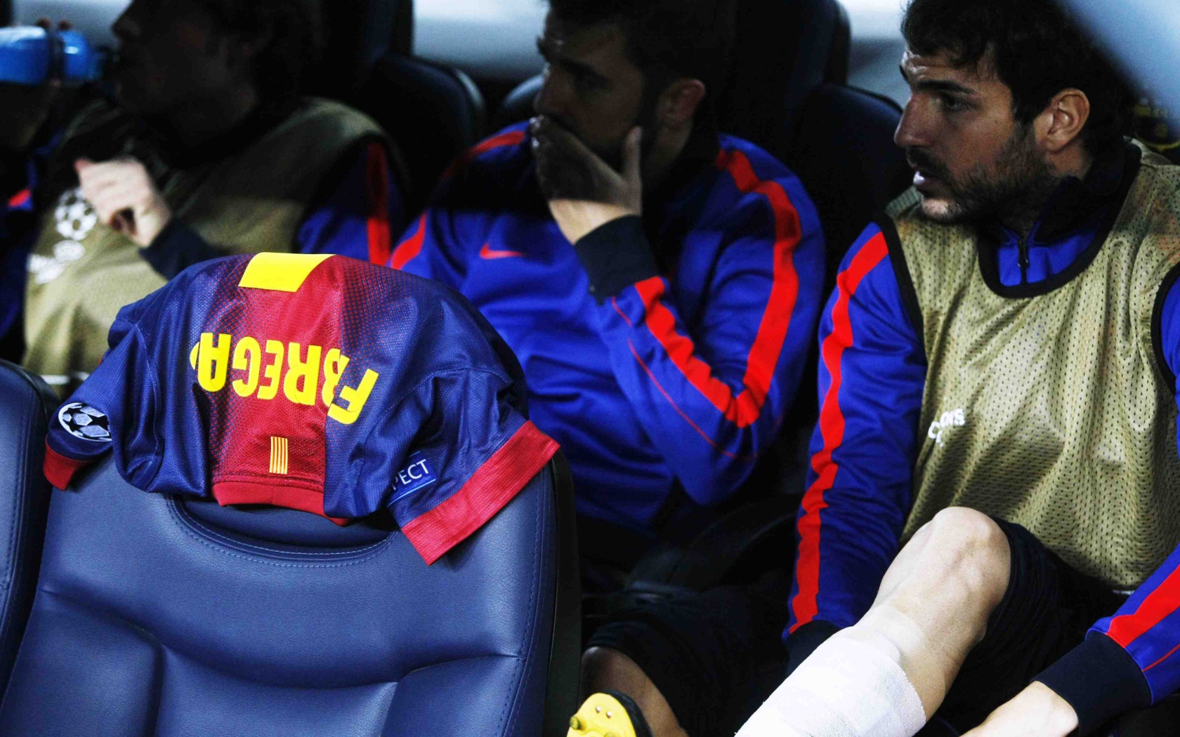 Барселона Франсеск Фабрегас в машине