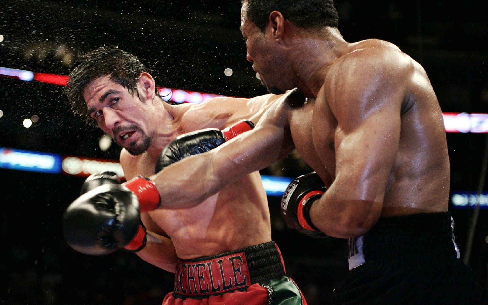 Известный боксер Шейн Мосли