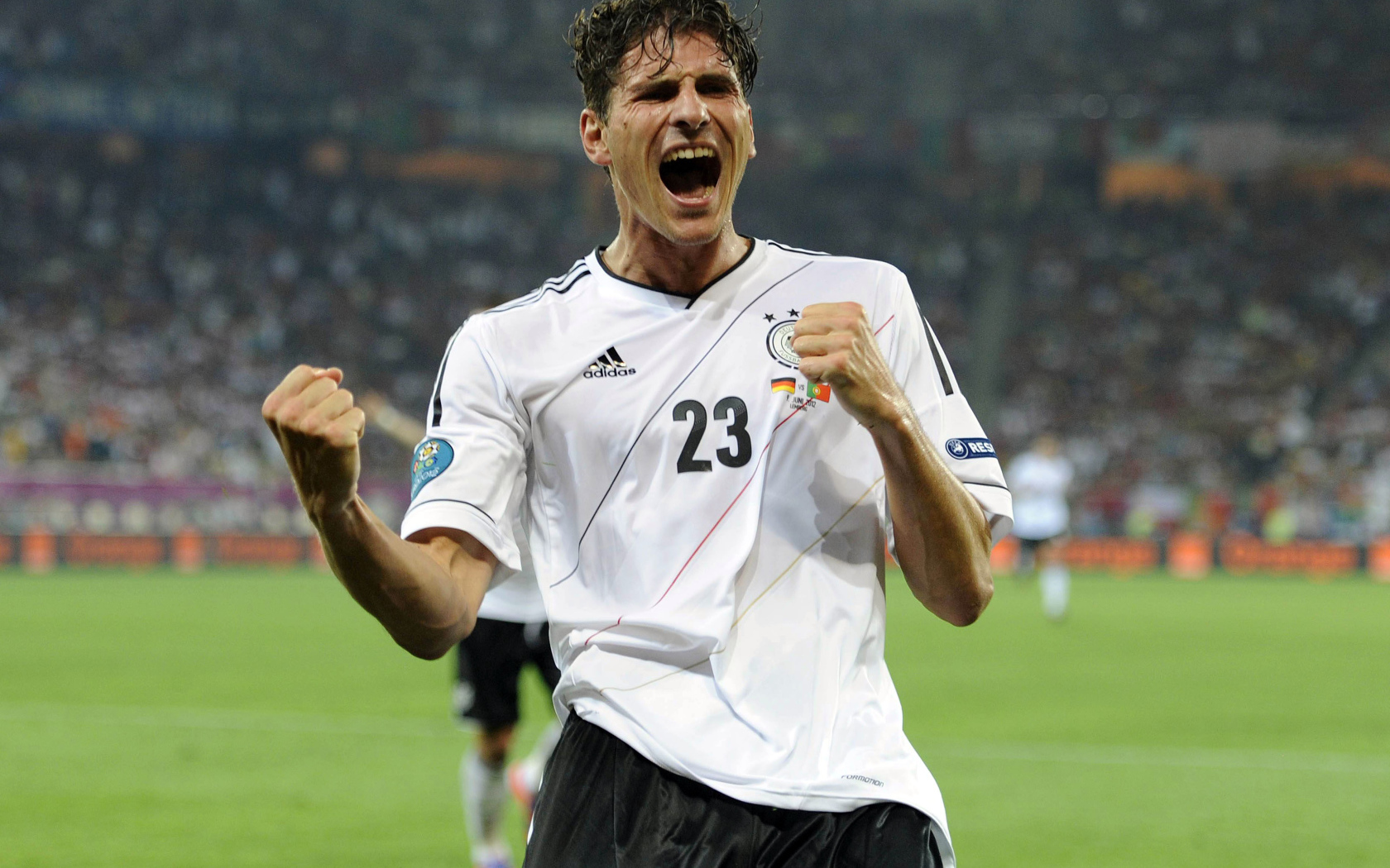 Фиорентина Марио Гомес стараясь забил гол