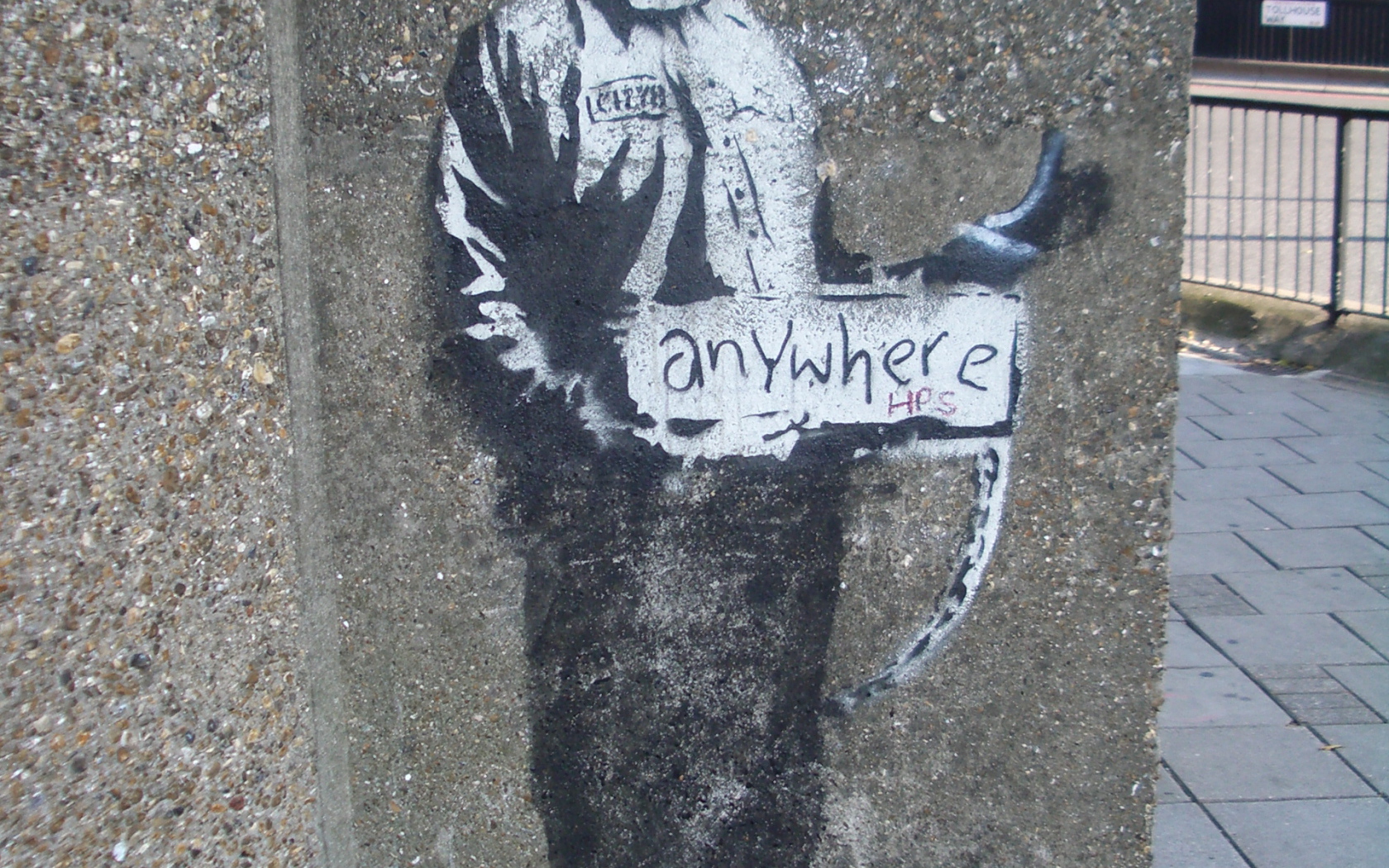 Граффити с заключённым, художник Бэнкси