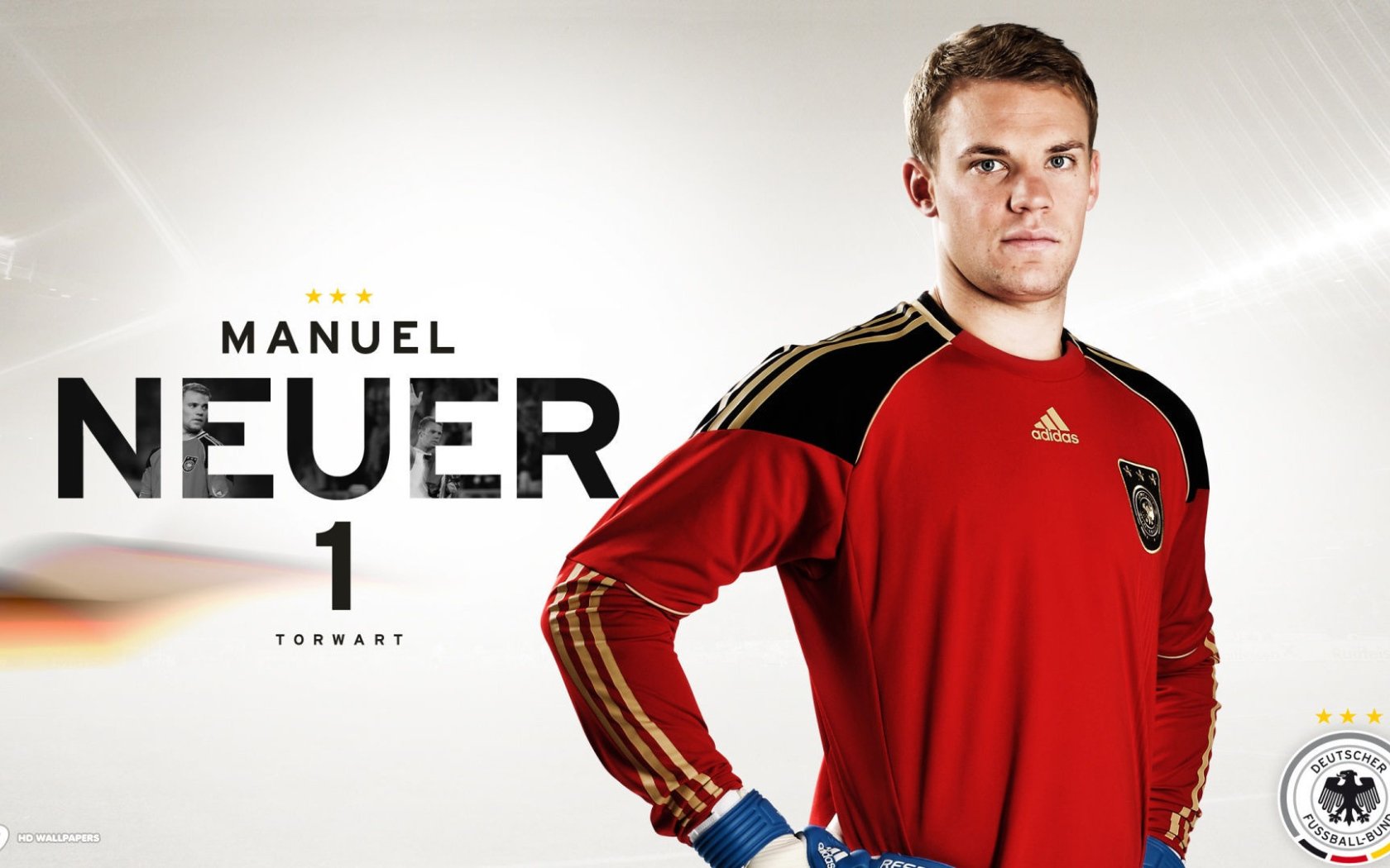  Футболист Баварии Мануэль Нойер на белом фоне