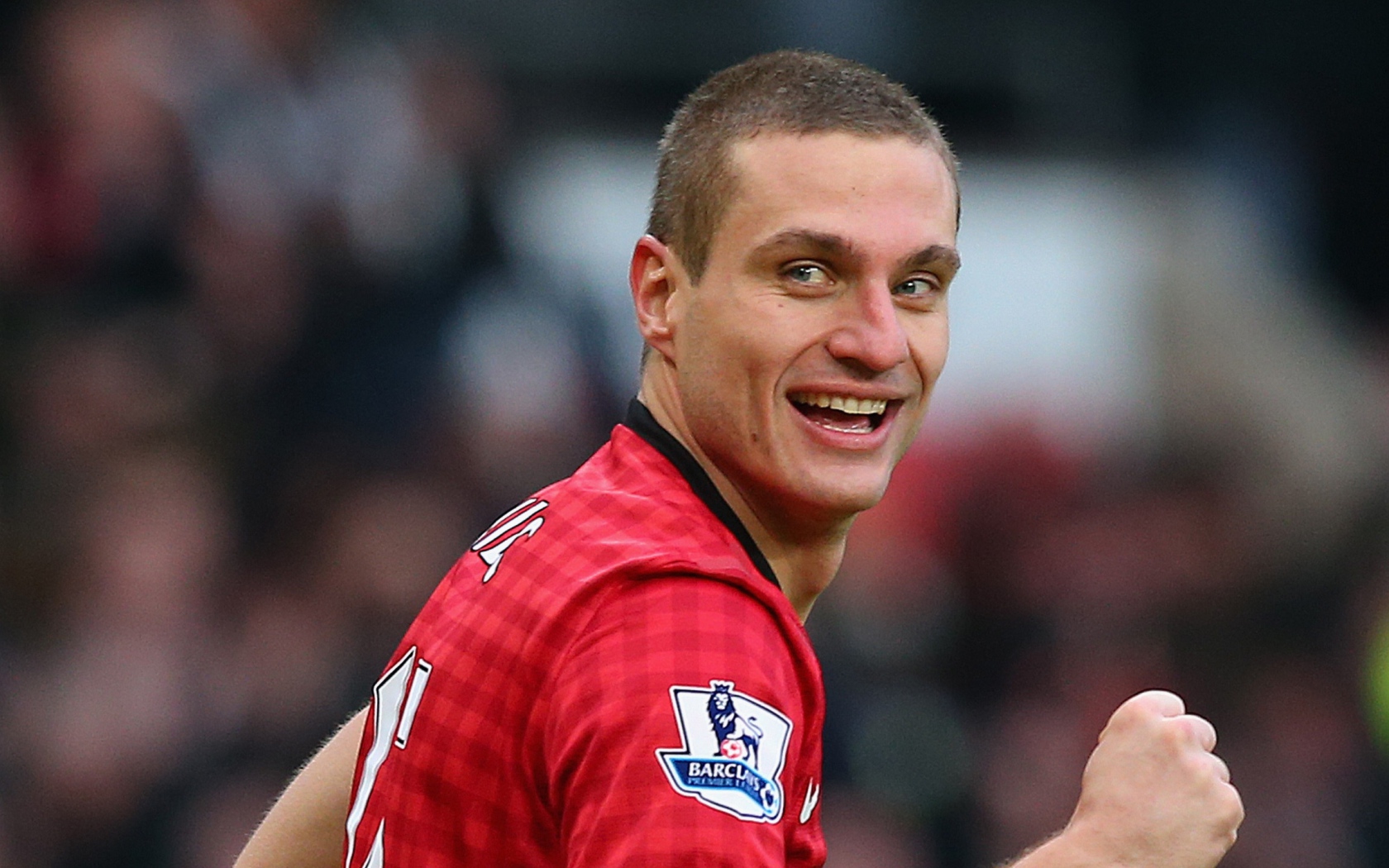 Незаменимый игрок Манчестер Юнайтед Неманья Видич забил гол